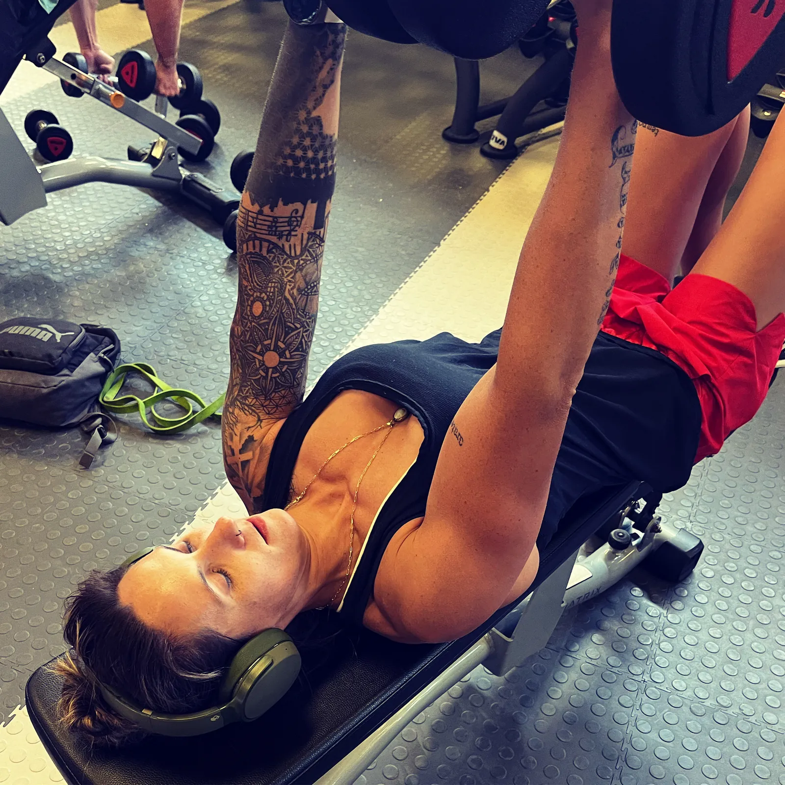 Christilee Jansen benching